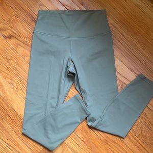 Lululemon Size 4 Align high waisted